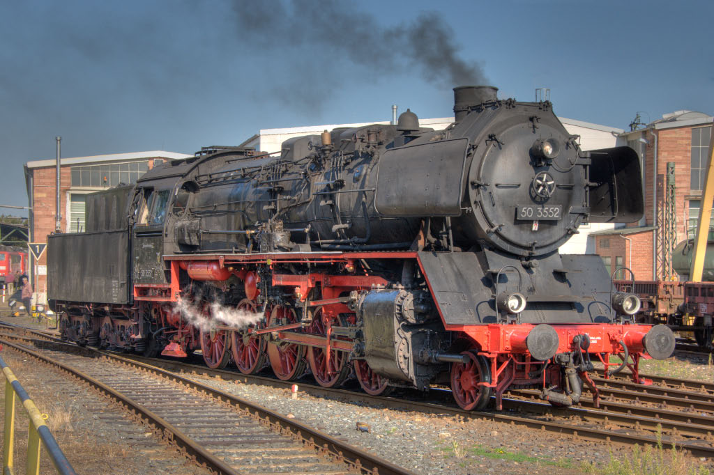 Schlepptender-Dampflokomotive_50_3552_Rangierfahrt