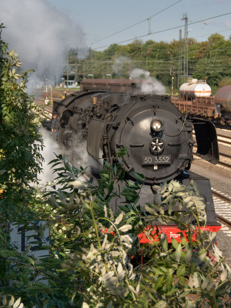 Schlepptender-Dampflokomotive_50_3552_von_Bruecke